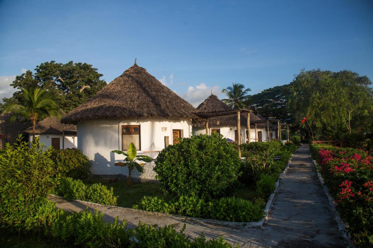 Antonio Beach Tree House Hotel & Spa Uroa Exteriör bild