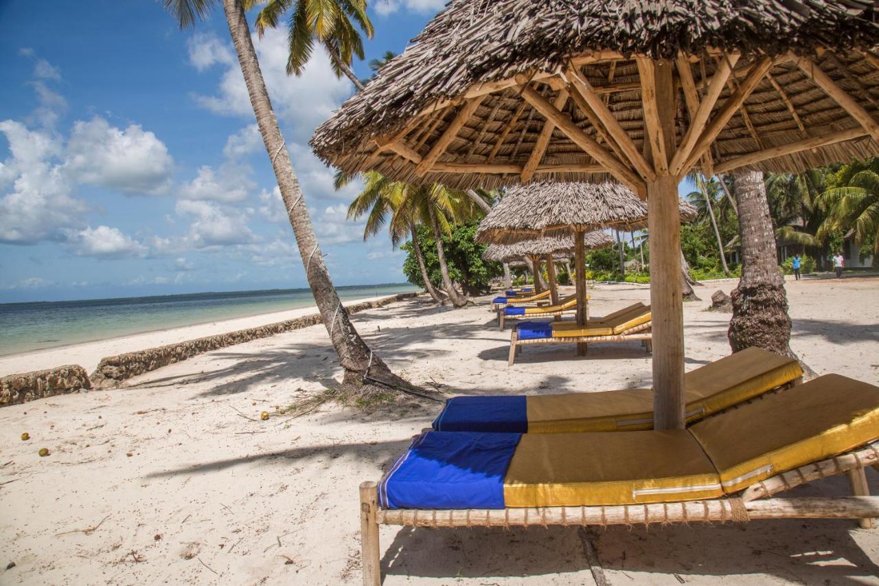 Antonio Beach Tree House Hotel & Spa Uroa Exteriör bild