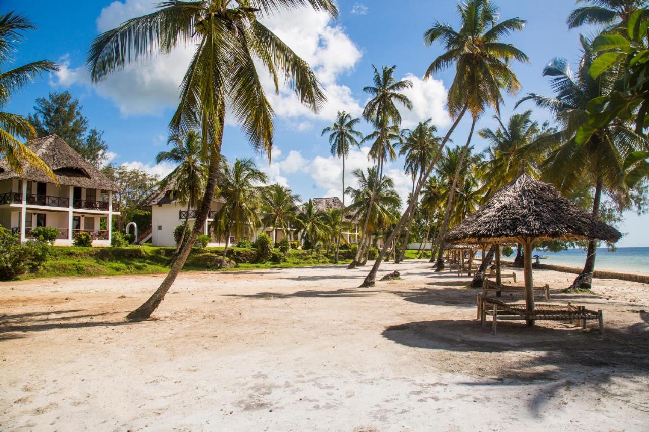 Antonio Beach Tree House Hotel & Spa Uroa Exteriör bild