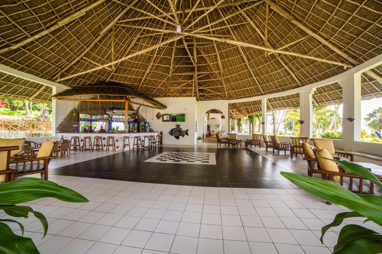 Antonio Beach Tree House Hotel & Spa Uroa Exteriör bild