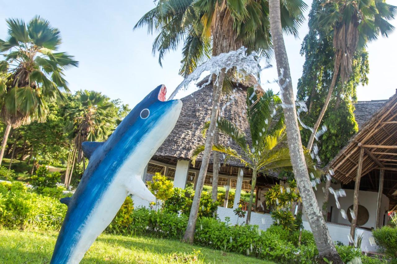 Antonio Beach Tree House Hotel & Spa Uroa Exteriör bild