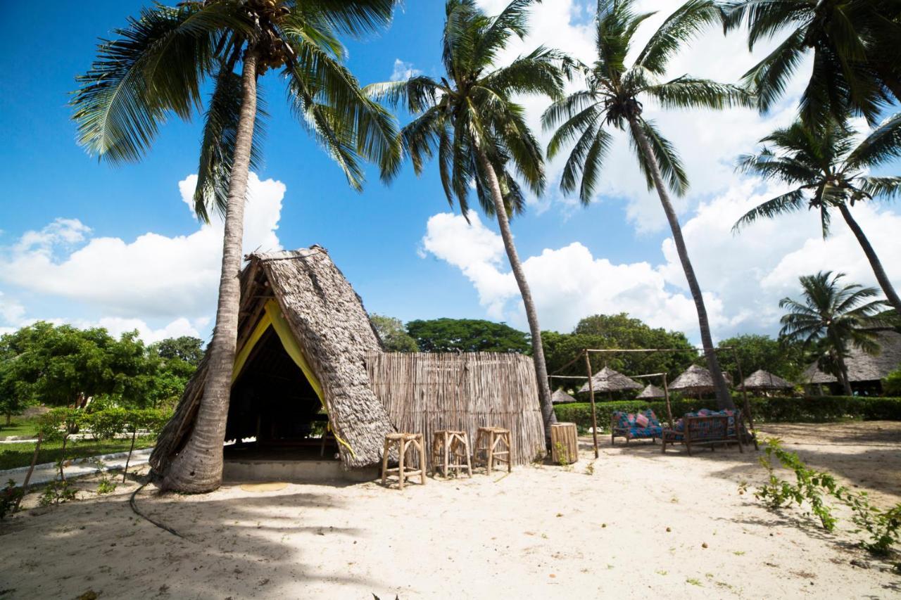 Antonio Beach Tree House Hotel & Spa Uroa Exteriör bild